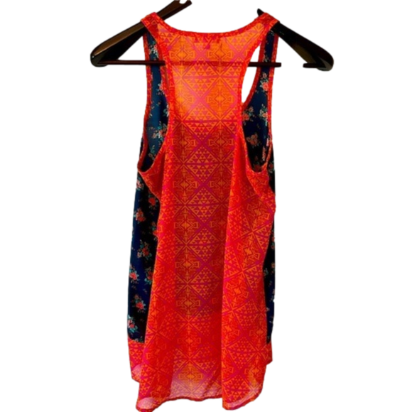 𝅺Socialite Floral Tank Top - S - Picture 2 of 5